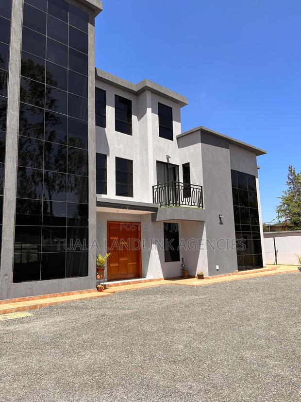 11bdrm House in Karen for sale