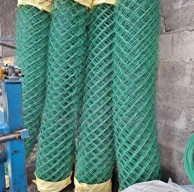 Pvc Coated Chainlink Fencing Wire 6ft * 18mtrs - thumbnail 3