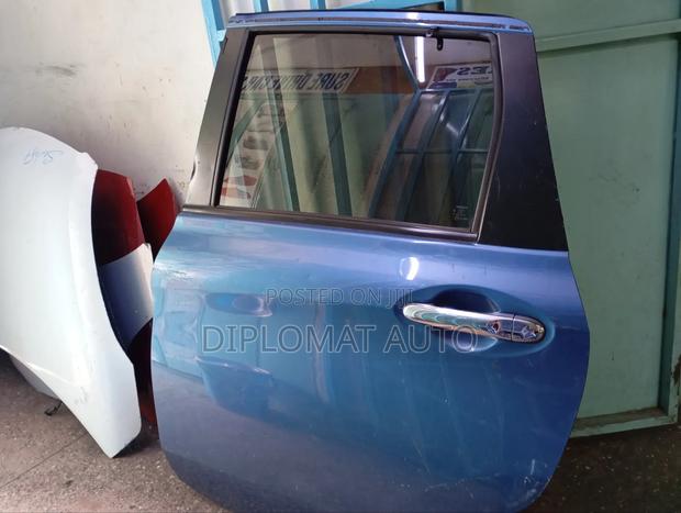 Nissan Note 2014 Door - main view