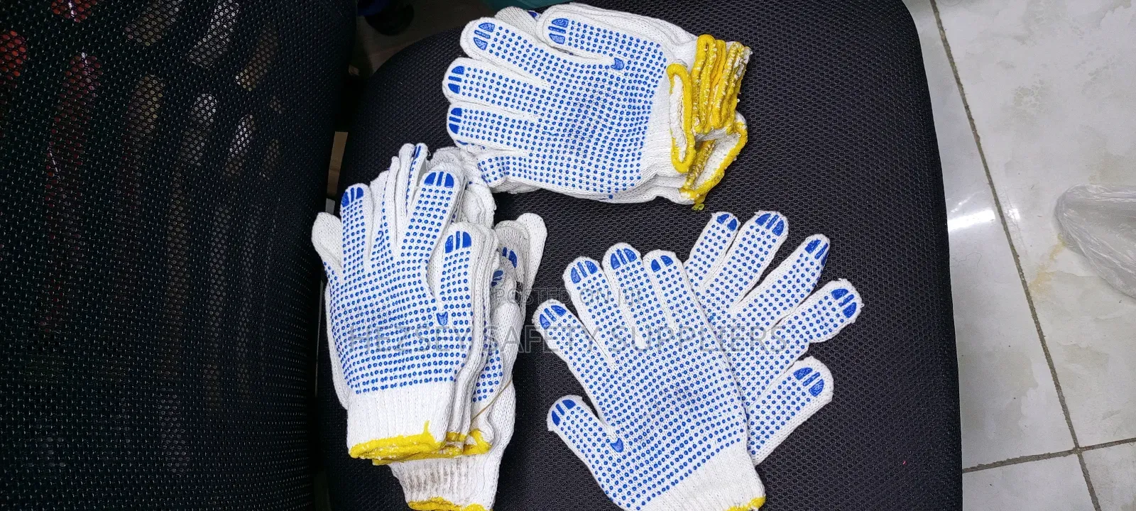 Cotton Dotted Glove