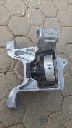 Upper Engine Mounting Demio 2017>