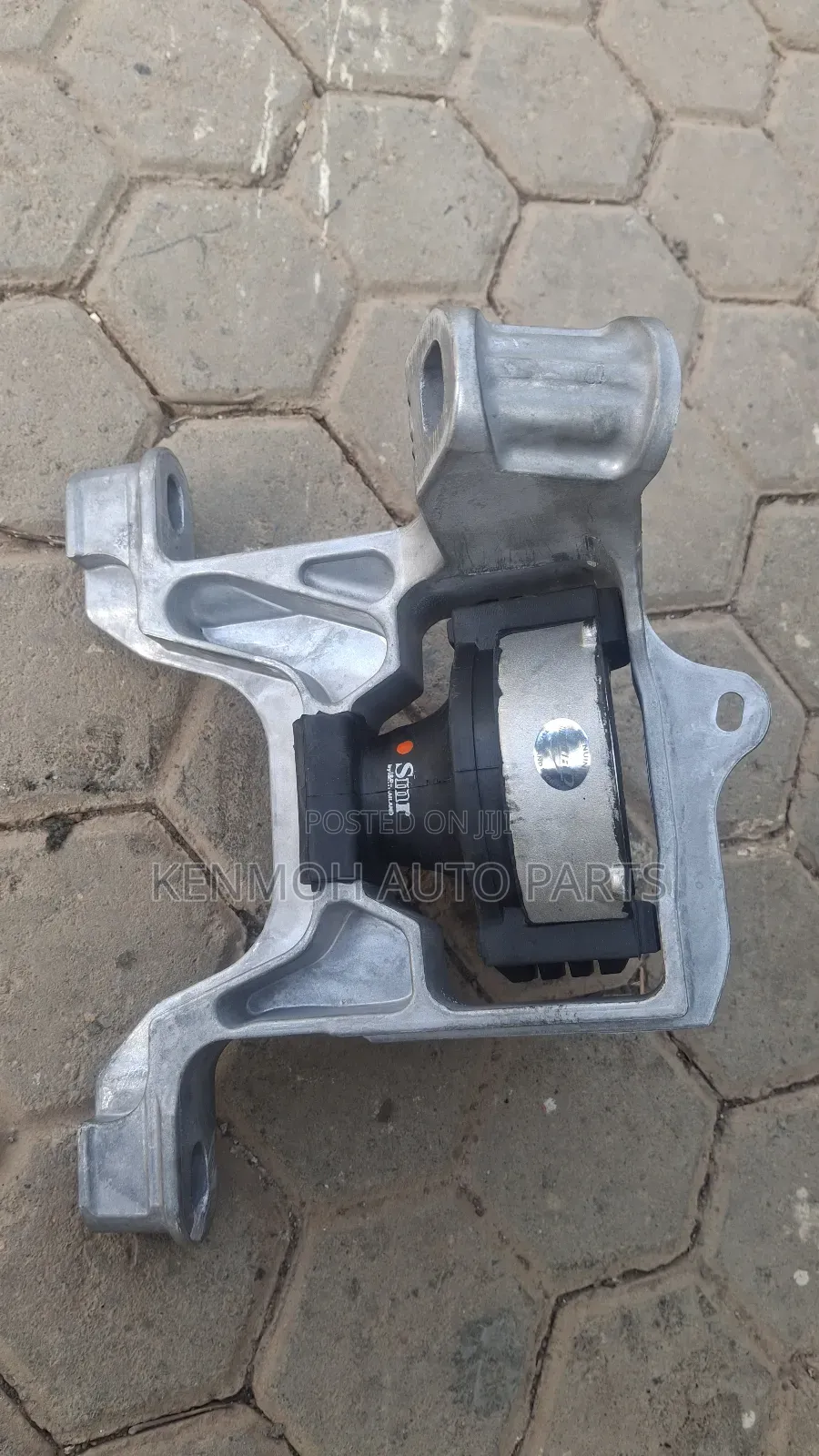 Upper Engine Mounting Demio 2017>