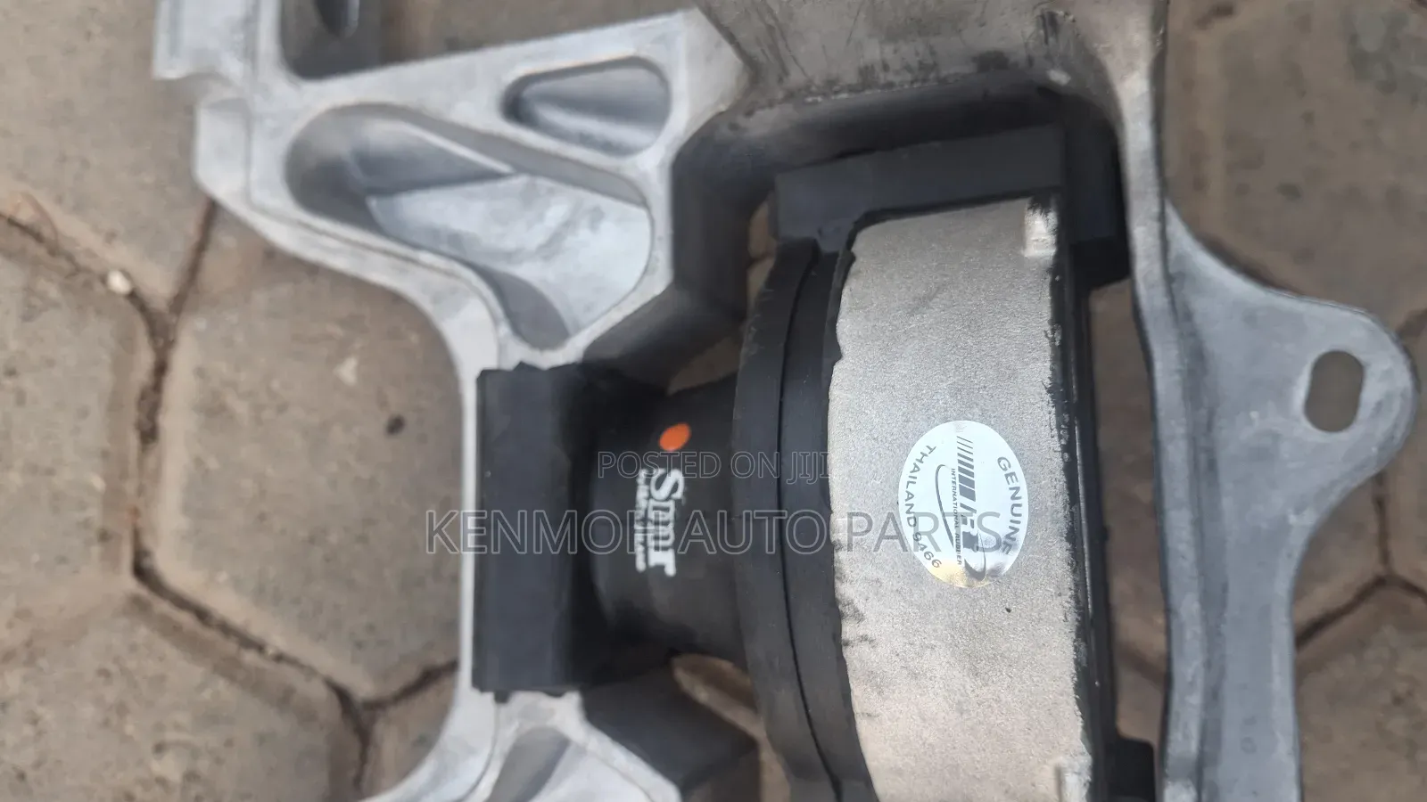 Upper Engine Mounting Demio 2017>
