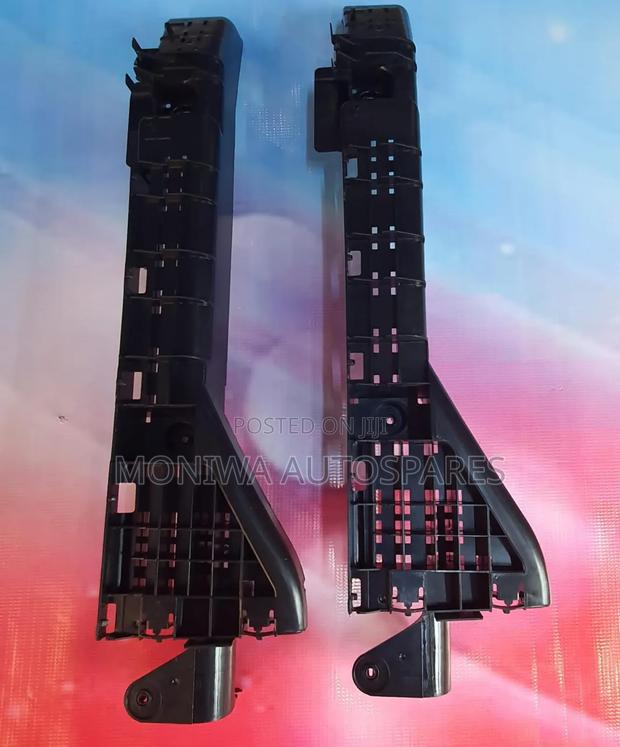 Bumper Bracket Nv350 - main view