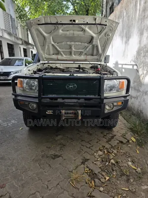 Toyota Land Cruiser 2019 White
