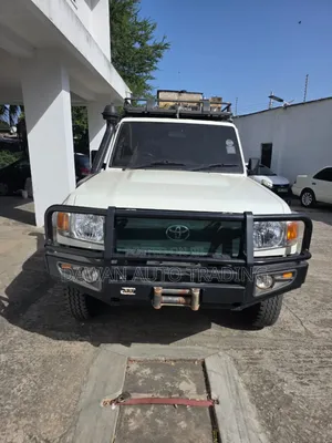 Toyota Land Cruiser 2019 White