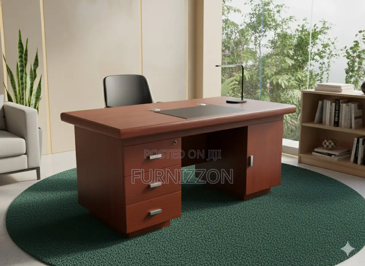 Classic 1.4m Wooden Office Desk for Workspaces