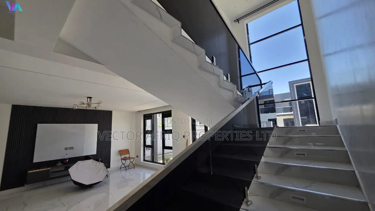 4bdrm House in Kimbo for sale