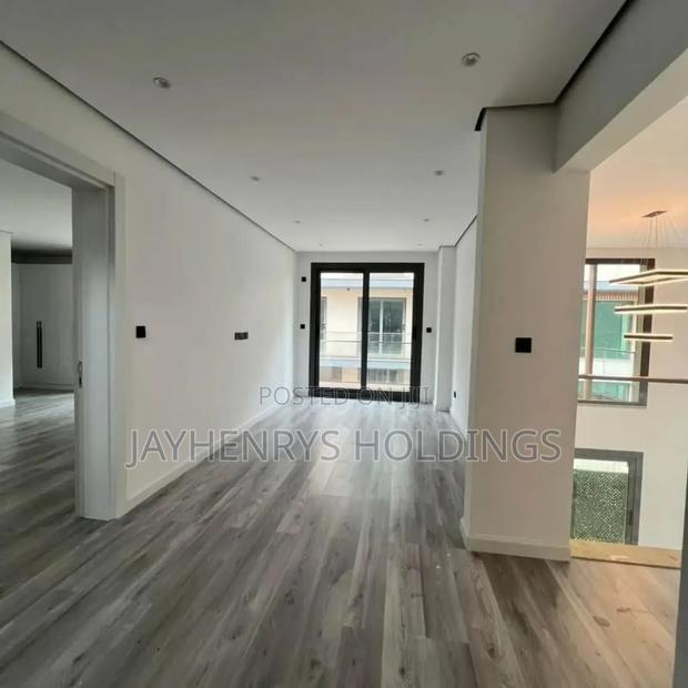5bdrm House in Lavington for sale - thumbnail 8