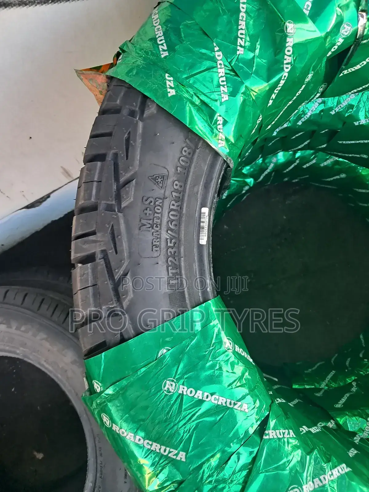 Roadcruza 235/60r18