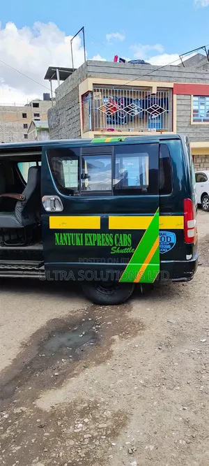 Toyota HiAce 2012 Green