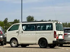 Toyota HiAce SV Premium 2013