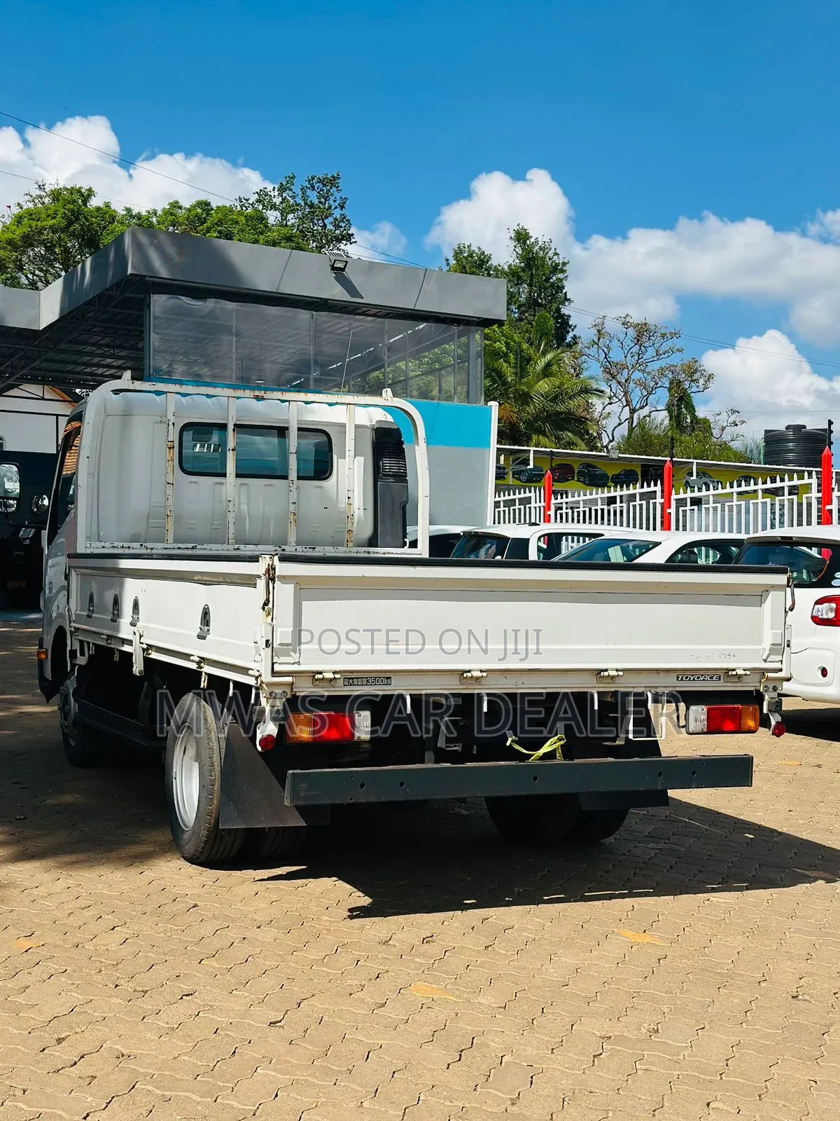 Selling Toyota Dyna