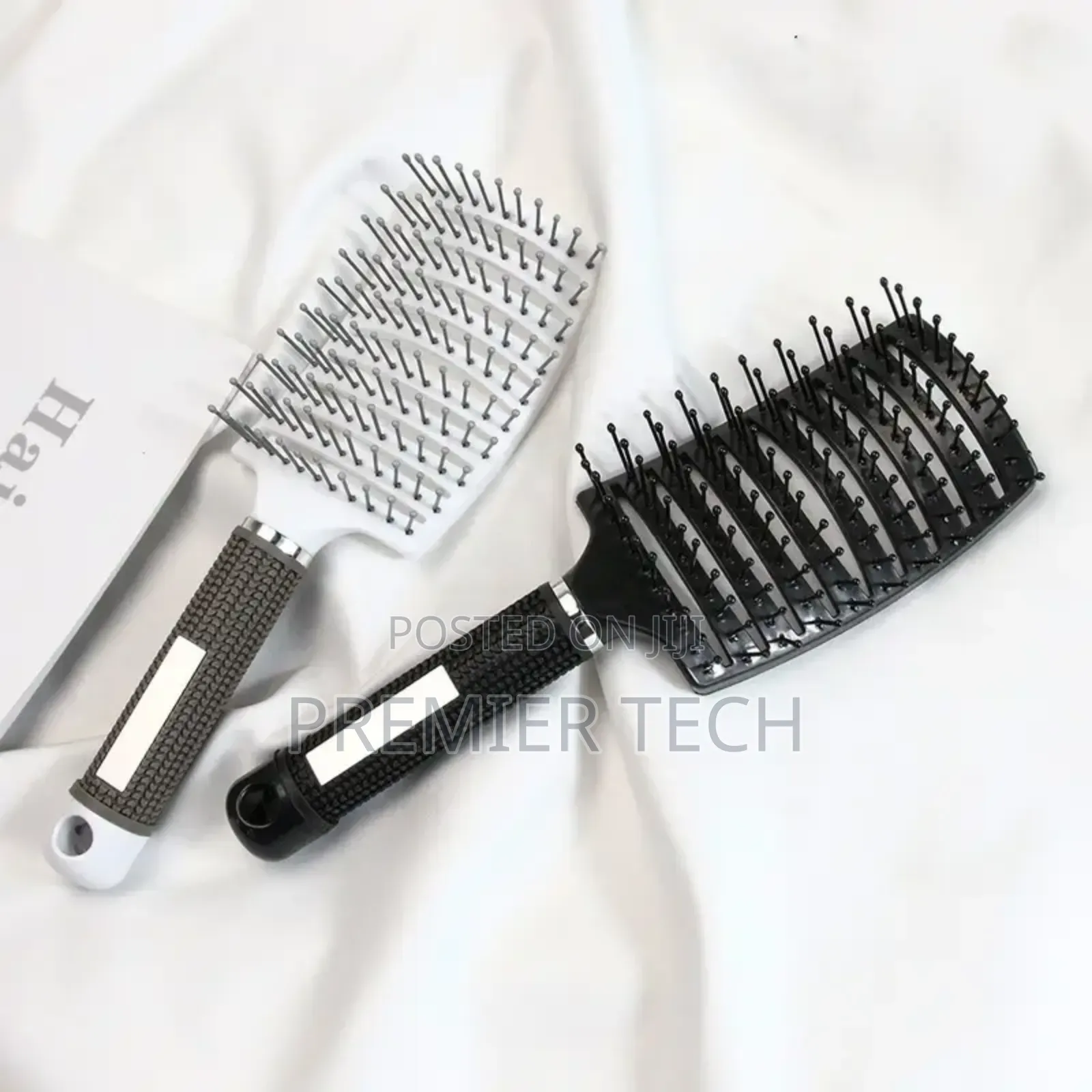*Curved Vented Professional Detangling Comb