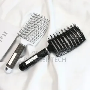 *Curved Vented Professional Detangling Comb