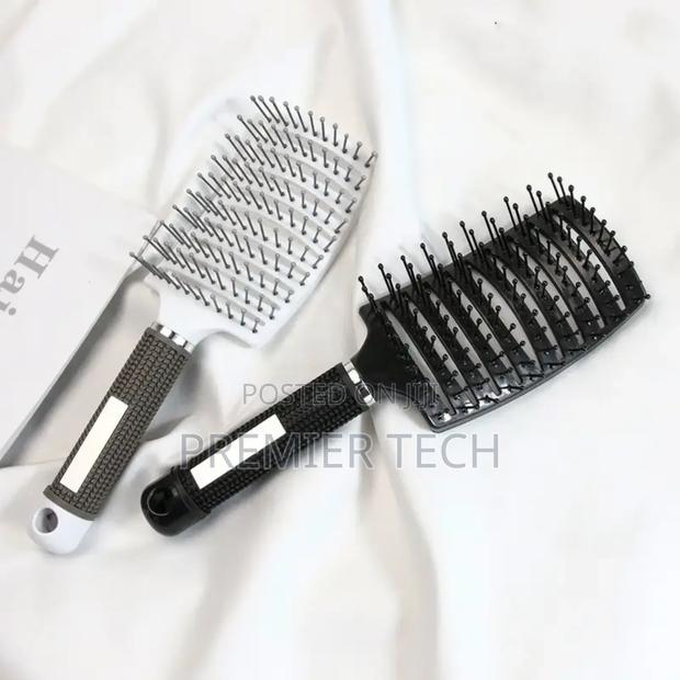 *Curved Vented Professional Detangling Comb - main view