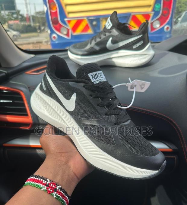 Black White Nike Zoom Trainers 40-44 - main view