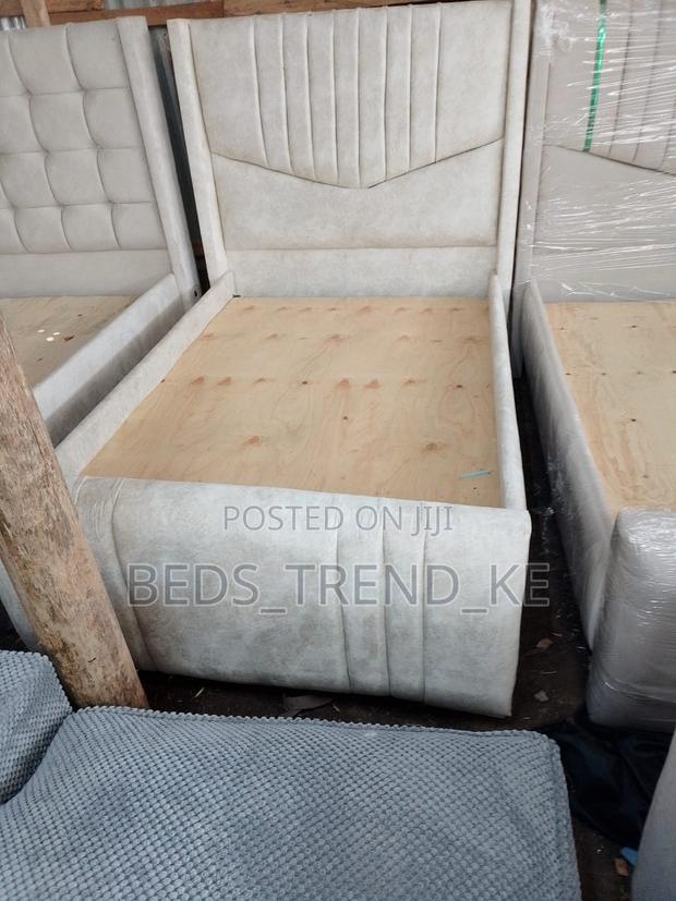 Gracious 5 by 6 Modern v Bed - main view