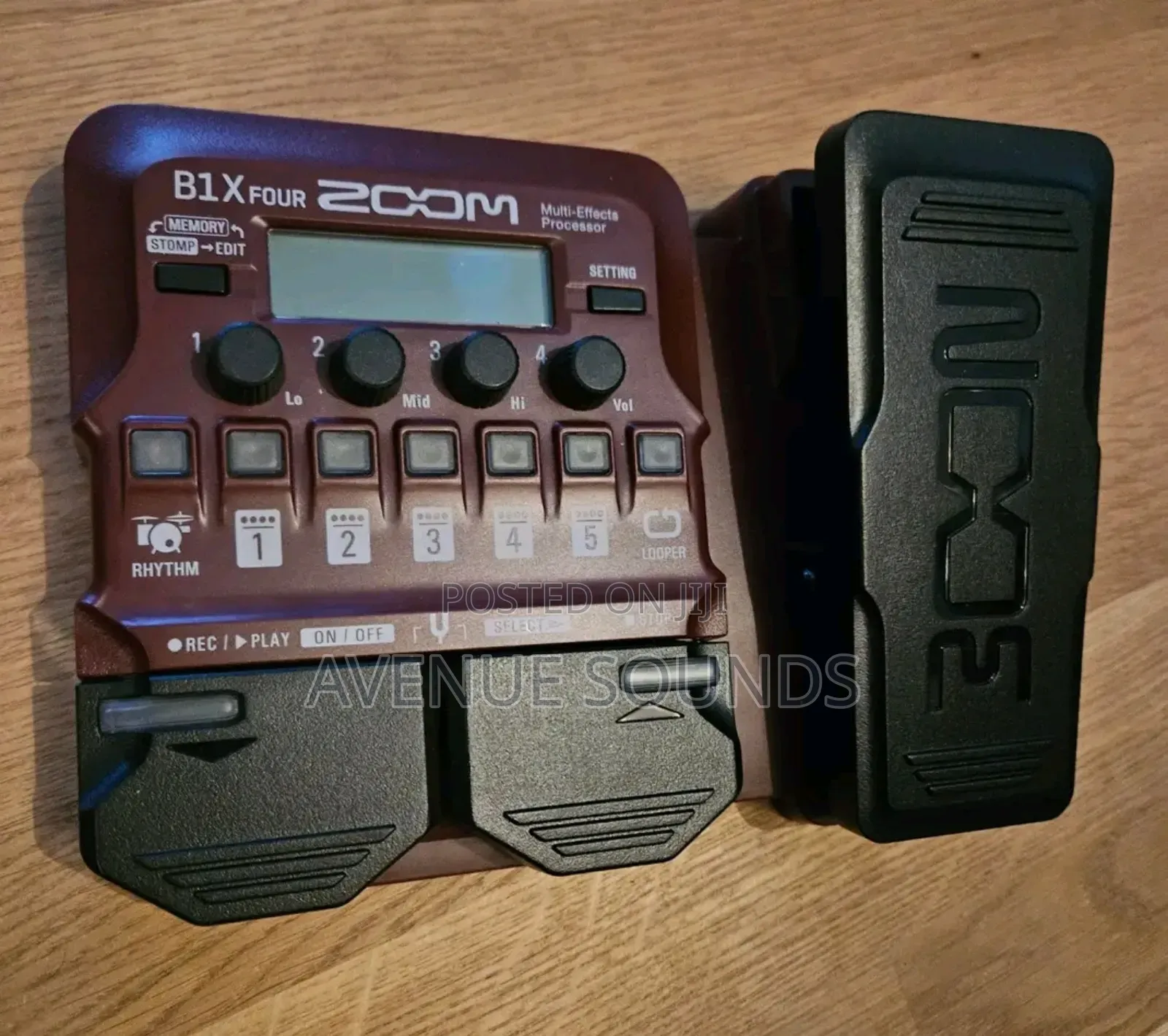 Zoom B1x Four Bass Multi-effects Processor With Expression Pedal.