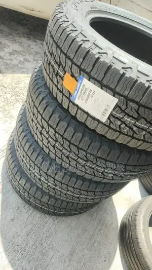 235/60 R18 Wildtrek Falkentyre