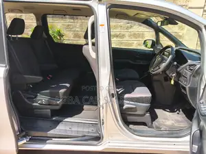 Toyota Noah 2.0 AWD (8 Seater) 2018 Silver