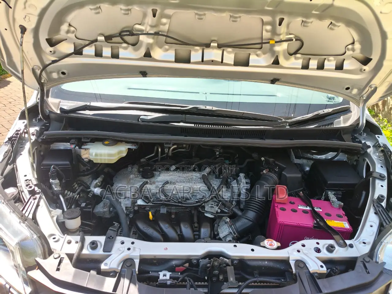 Toyota Noah 2.0 AWD (8 Seater) 2018 Silver
