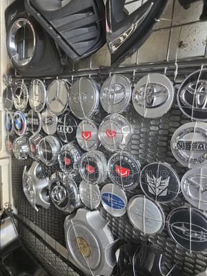 Universal Wheel Centre Caps | Fits Different Car Brands - thumbnail 2