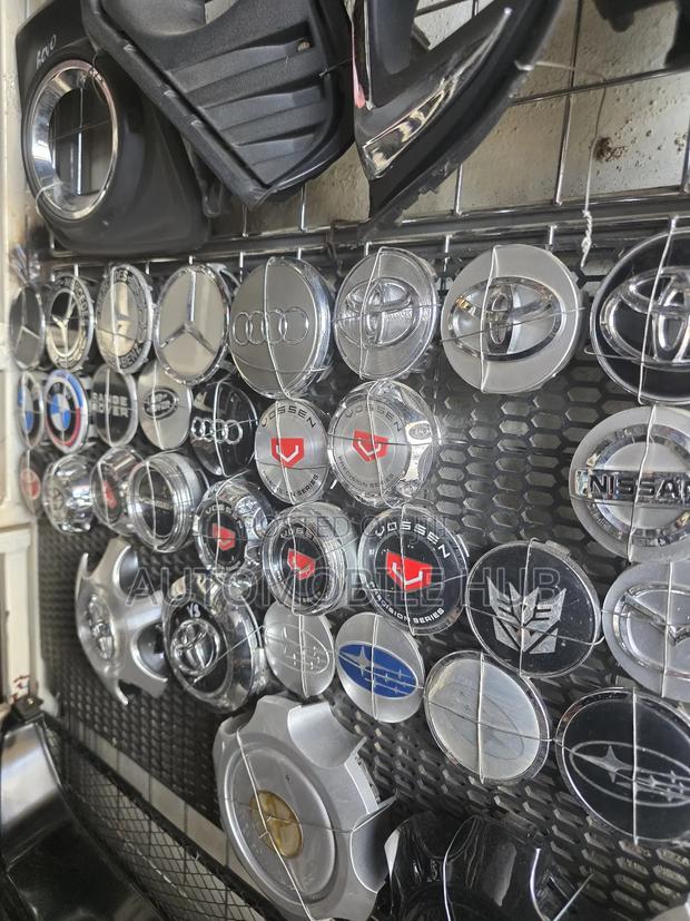 Universal Wheel Centre Caps | Fits Different Car Brands - main view