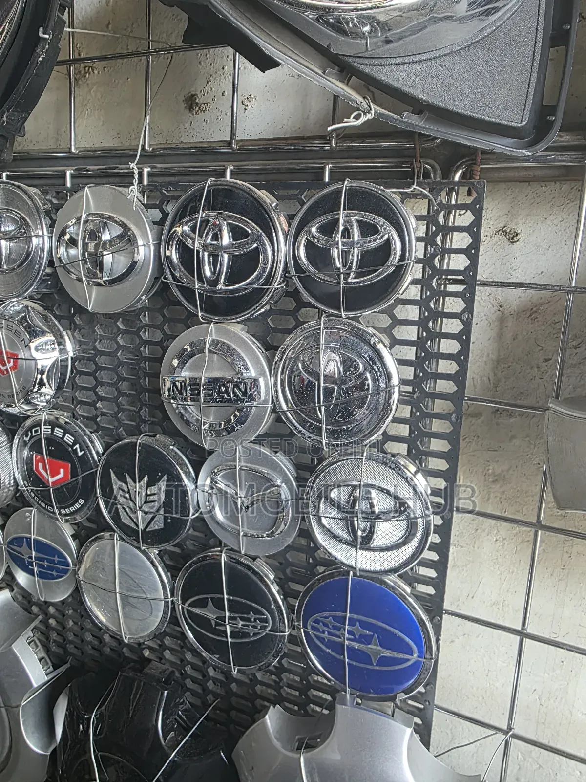Universal Wheel Centre Caps | Fits Different Car Brands