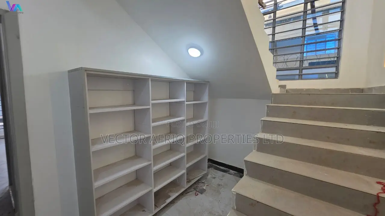 4bdrm Maisonette in Kimbo for sale