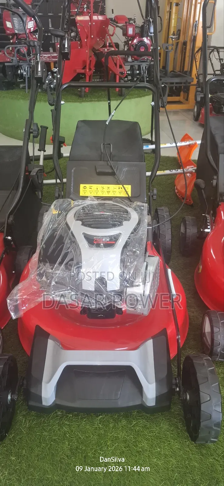 Wys 21 Briggs and Stratton Lawnmower