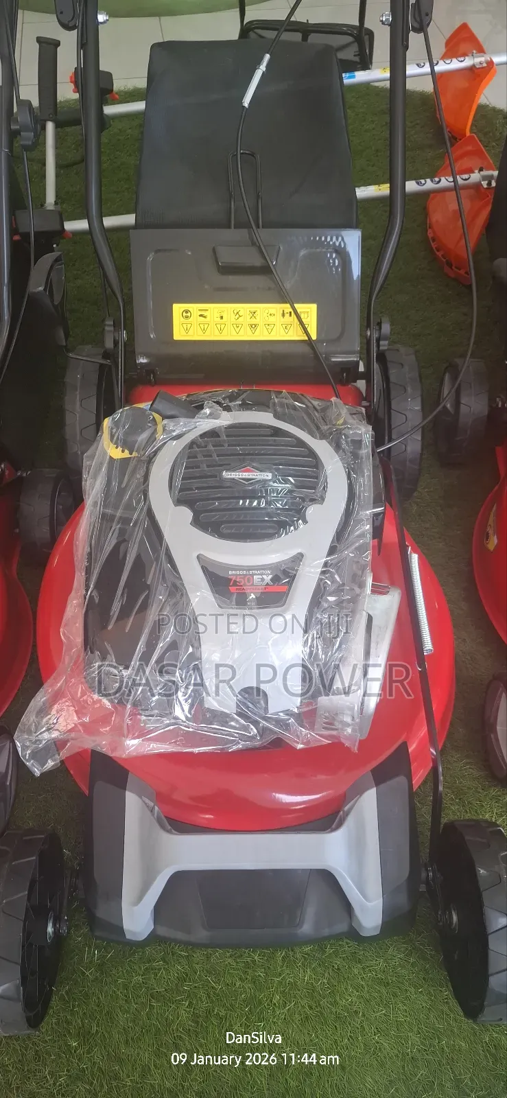 Wys 21 Briggs and Stratton Lawnmower