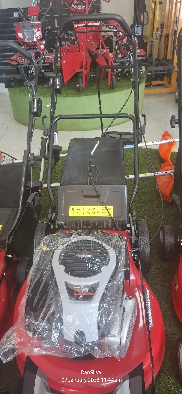 Wys 21 Briggs and Stratton Lawnmower