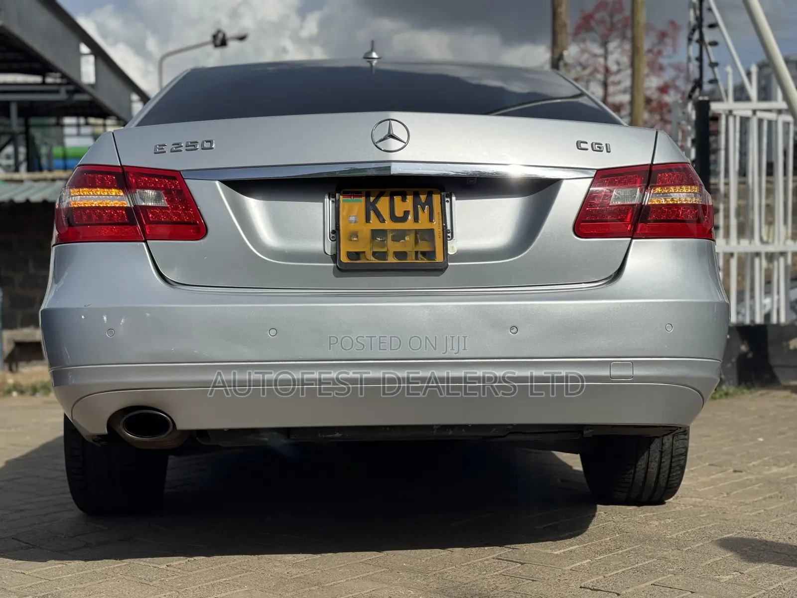 Mercedes-Benz E250 2010 Silver