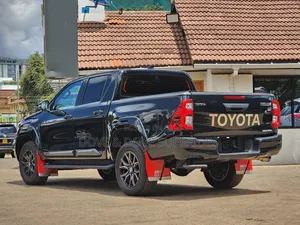 Toyota Hilux Revo Double Cab Deisel 2.4 RWD 2022 Black