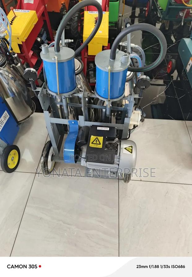 Mobile Double Bucket Milking Machine - main view