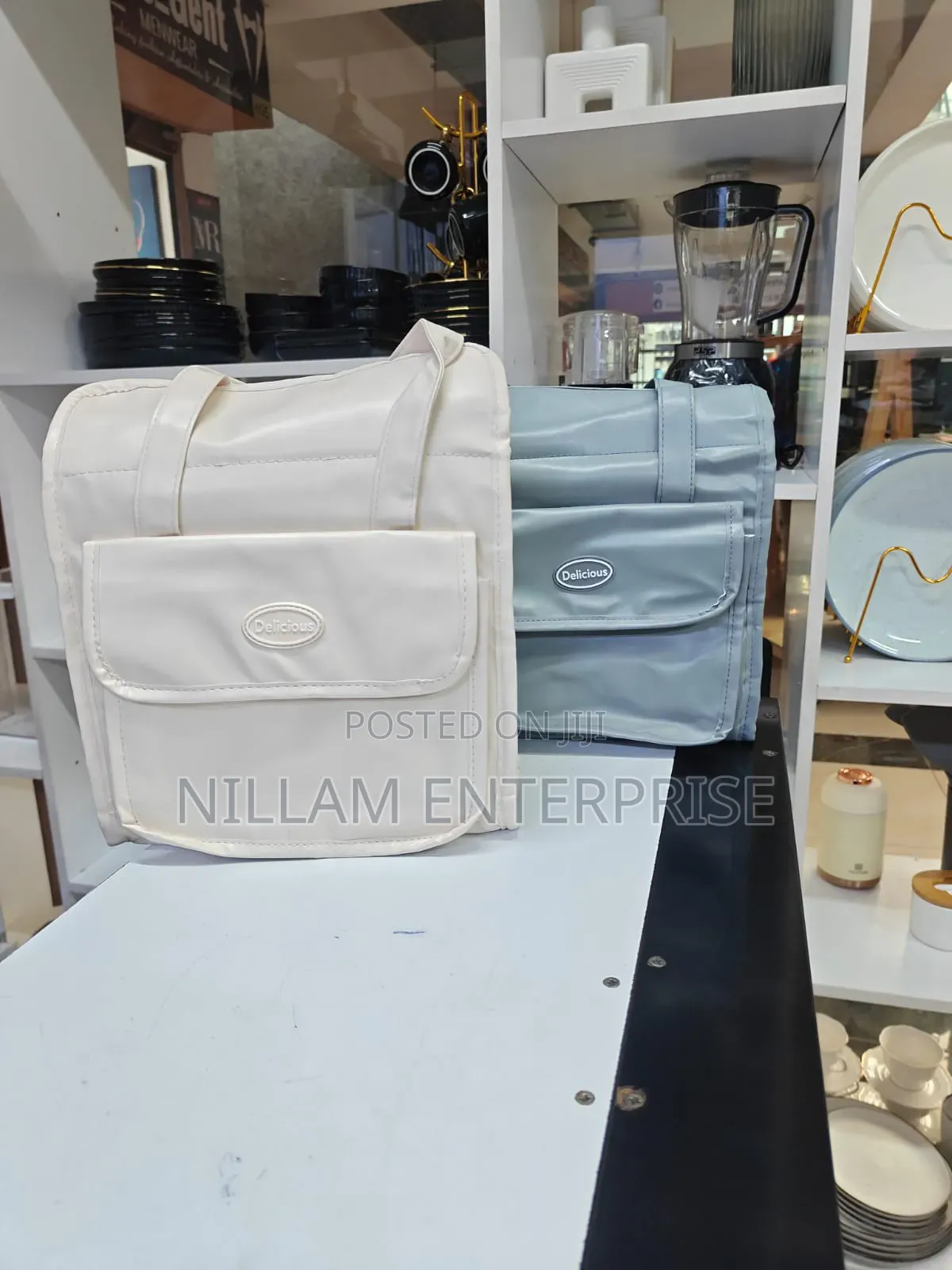*Thickened Waterproof Lunch Bag