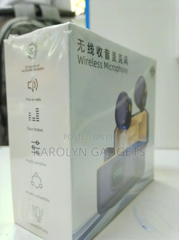 Q8 Dual Wireless Microphone With Led Charging Case