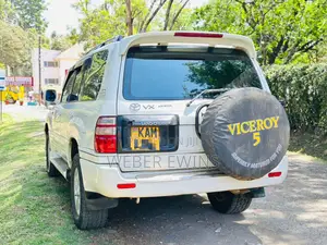 Toyota Land Cruiser Prado 1999 White