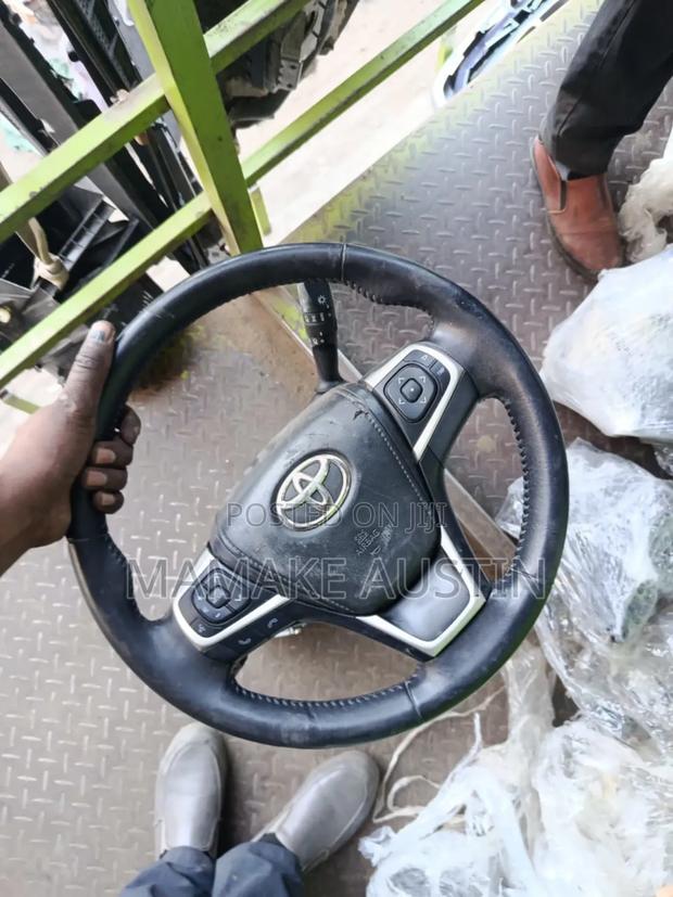 Toyota Steering Wheel and Airbag