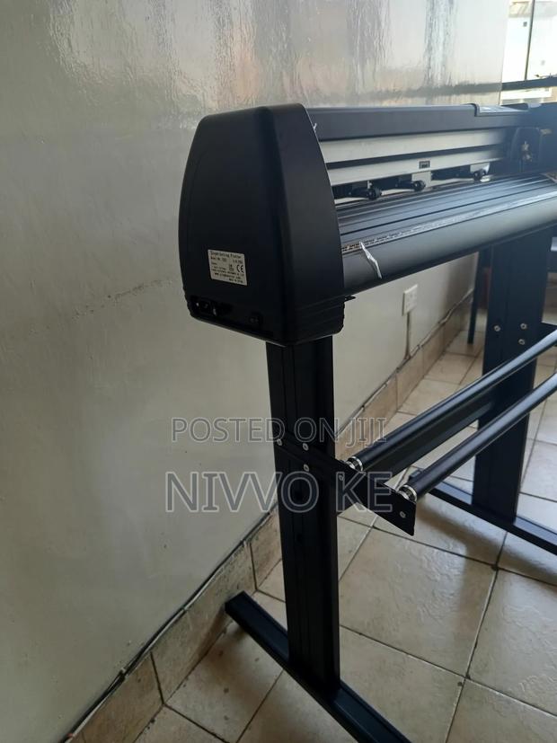 New 2-Foot Vinyl Cutting Plotter - thumbnail 8