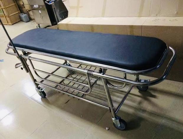 Hospital Stretcher - thumbnail 2