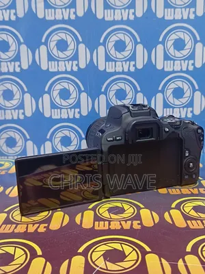 Canon 200d With 64gb Memory Wi-Fi Fliptouch