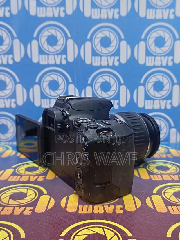 Canon 200d With 64gb Memory Wi-Fi Fliptouch - thumbnail 5