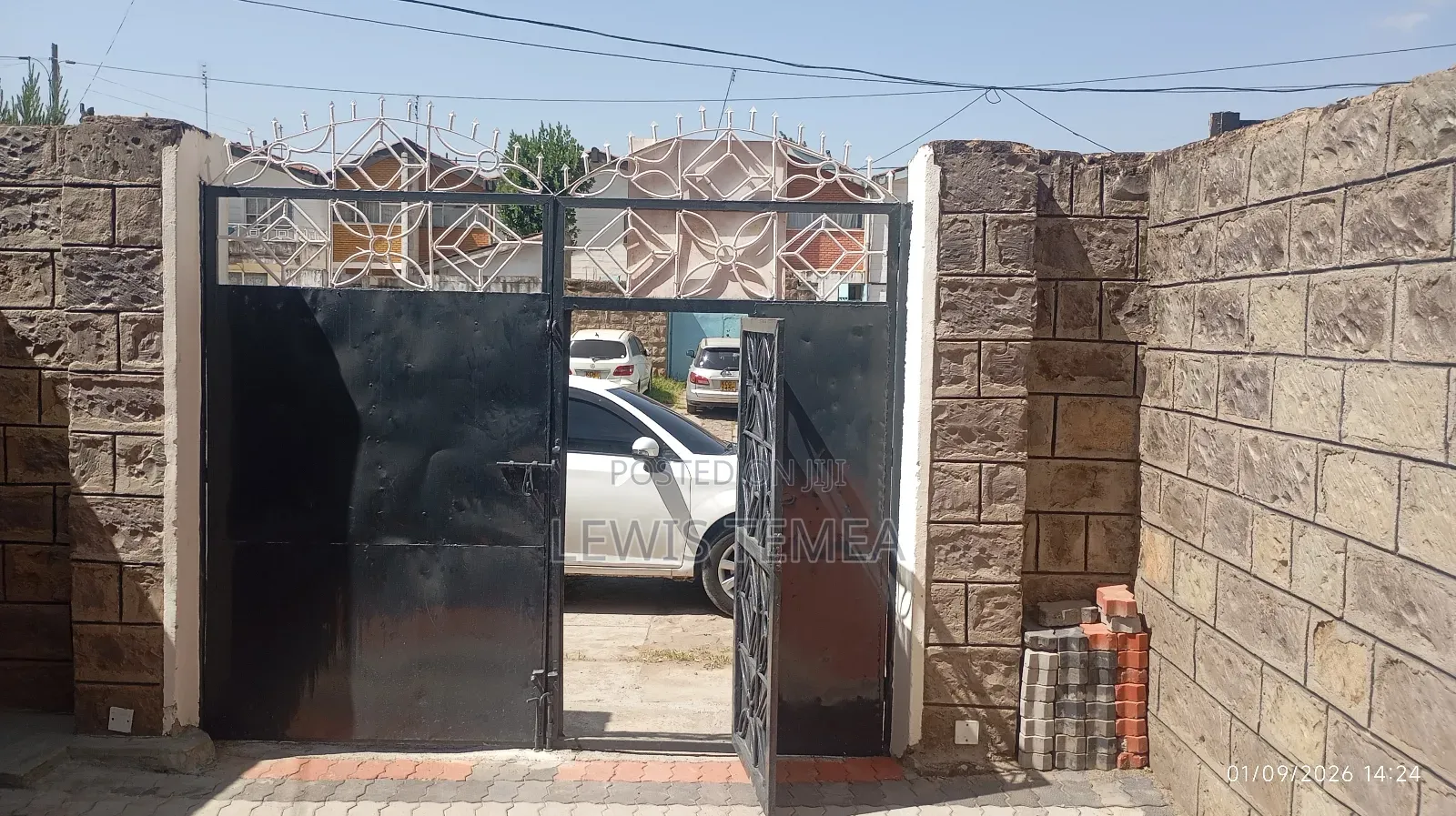 4bdrm House in Phase 2, Nairobi Central for sale