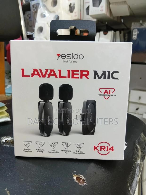 This Is a Yesido Kr14 Lightning Wireless Microphone. - main view