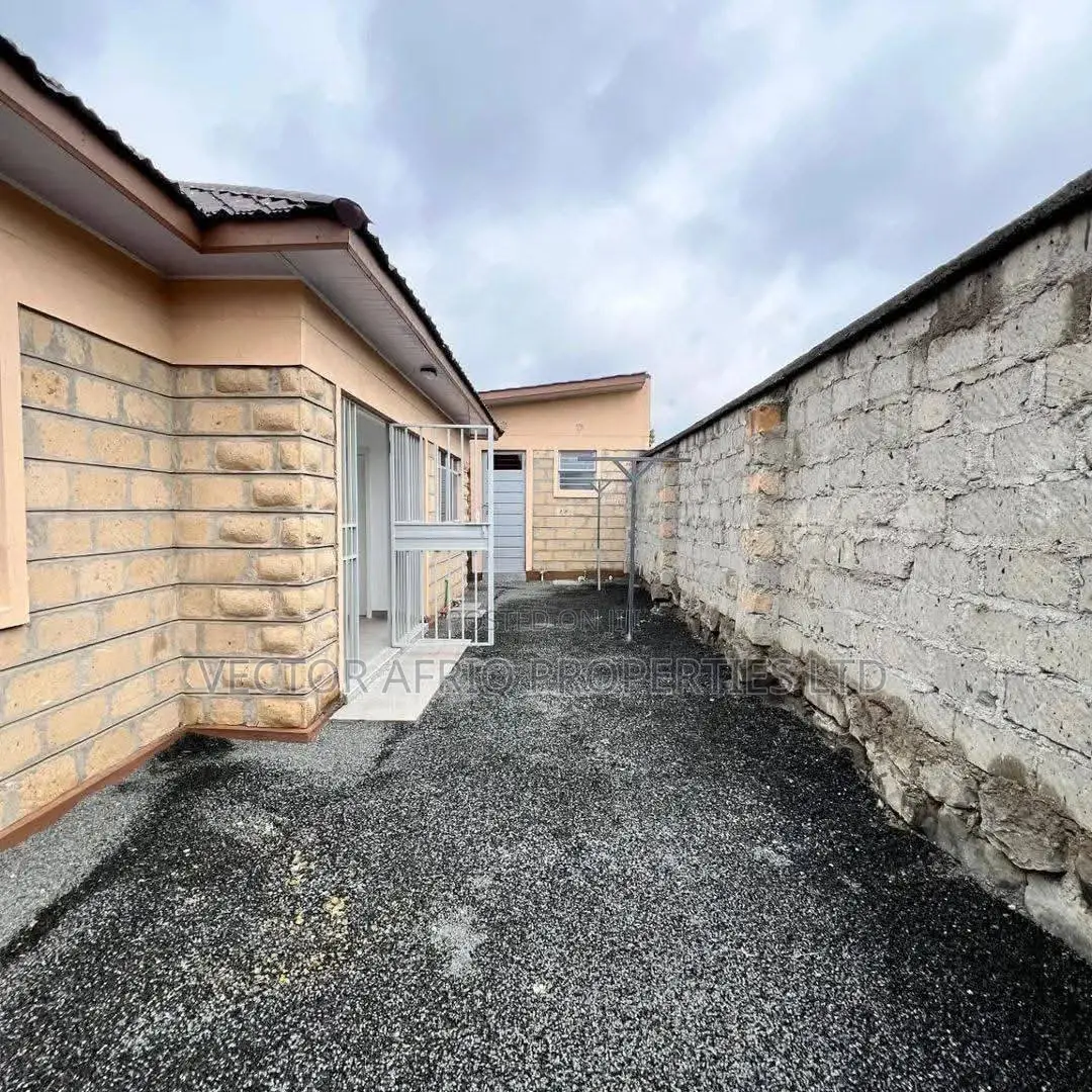 3bdrm Bungalow in Kitengela for sale