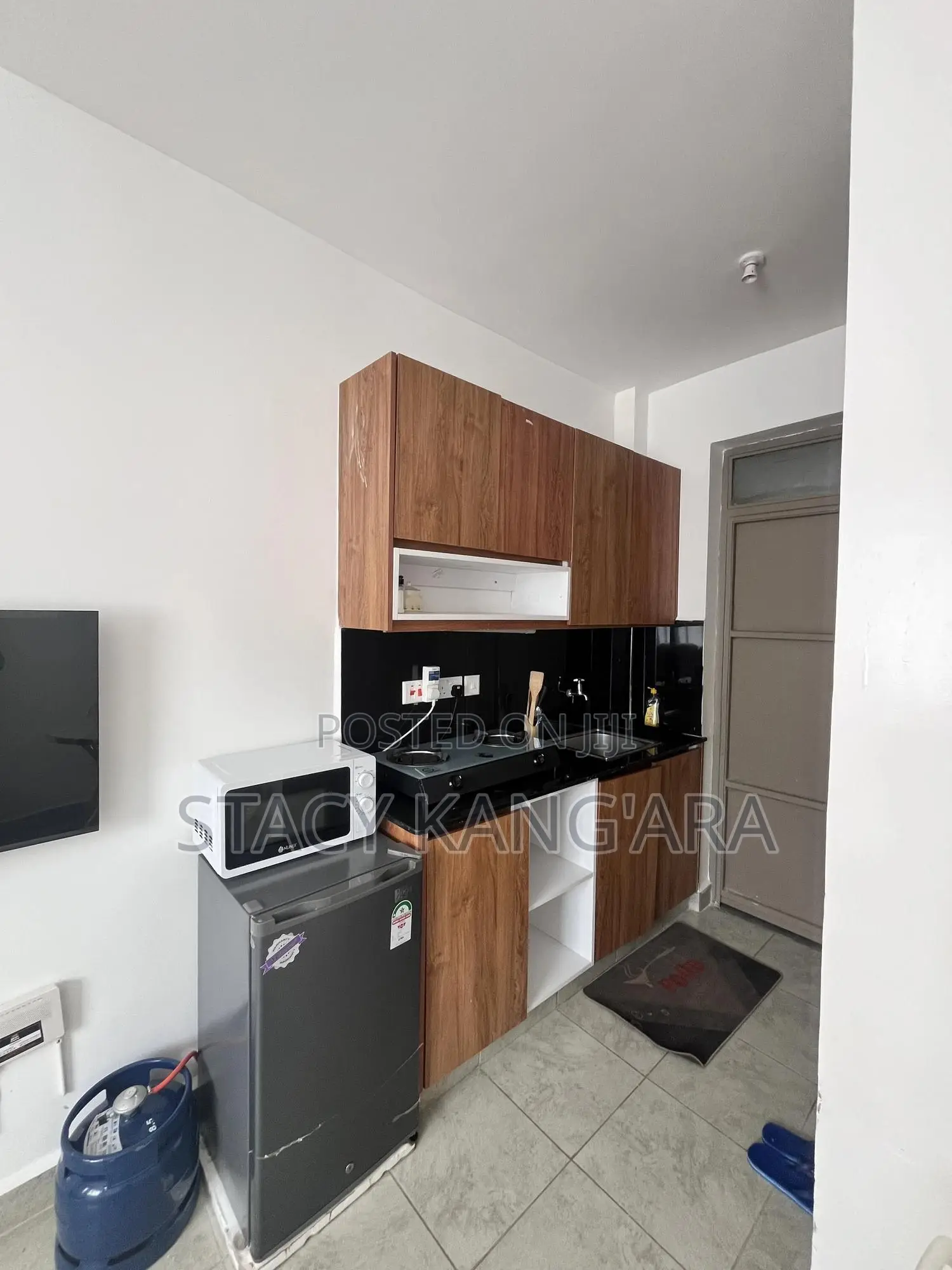 Modern Studio B B