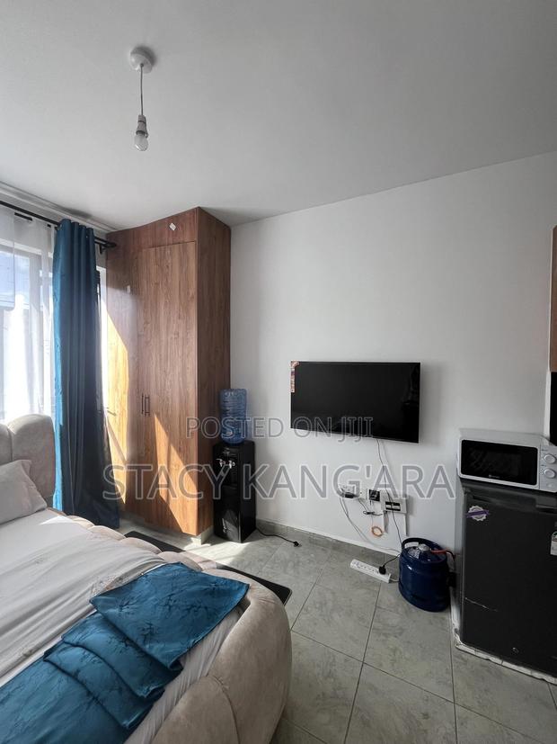 Modern Studio B B - thumbnail 3