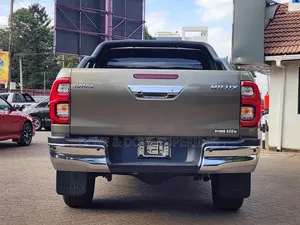 Toyota Hilux 2.4 Diesel 2020 Green